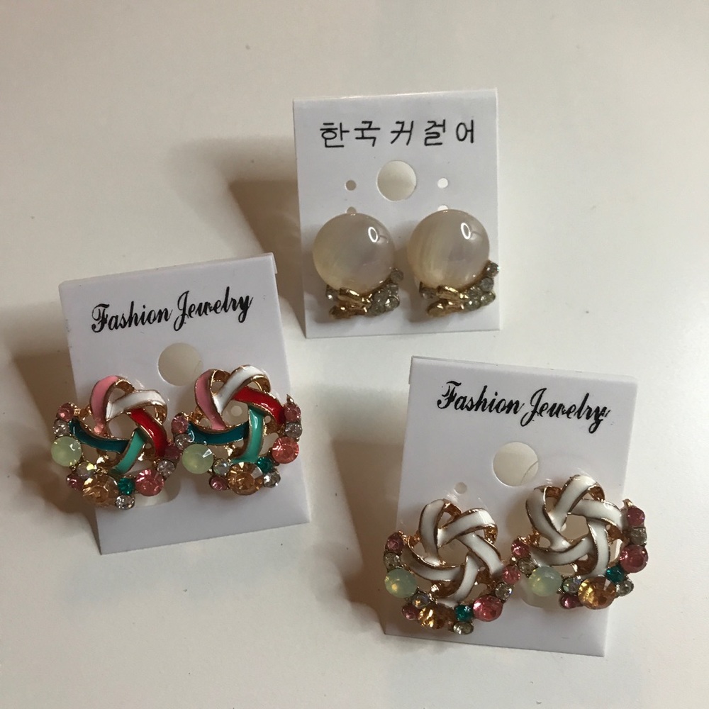 5/ $20 Three pairs of new fashion earrings